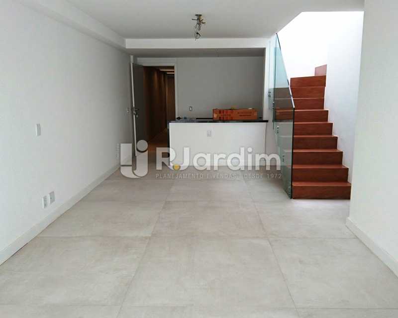 Conheça LYGIA REISEN do imóvel - Imóveis Compra e Venda Jardim Botânico Cobertura 3 Quartos - LACO30243 - 1 LYGIA REISEN - Imóveis Compra e Venda Jardim Botânico Cobertura 3 Quartos - LACO30243 - 1