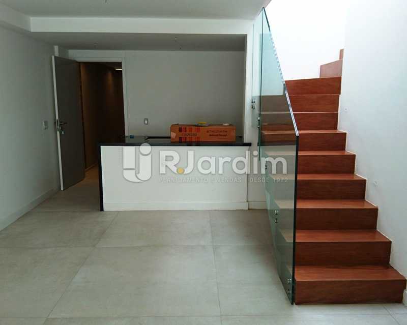 Conheça LYGIA REISEN do imóvel - Imóveis Compra e Venda Jardim Botânico Cobertura 3 Quartos - LACO30243 - 14 LYGIA REISEN - Imóveis Compra e Venda Jardim Botânico Cobertura 3 Quartos - LACO30243 - 14