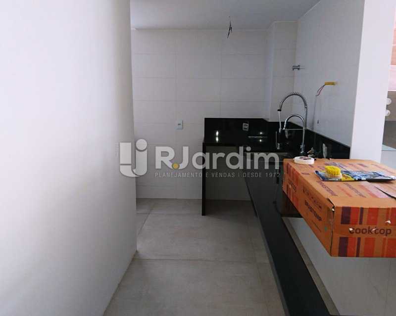 Conheça LYGIA REISEN do imóvel - Imóveis Compra e Venda Jardim Botânico Cobertura 3 Quartos - LACO30243 - 16 LYGIA REISEN - Imóveis Compra e Venda Jardim Botânico Cobertura 3 Quartos - LACO30243 - 16