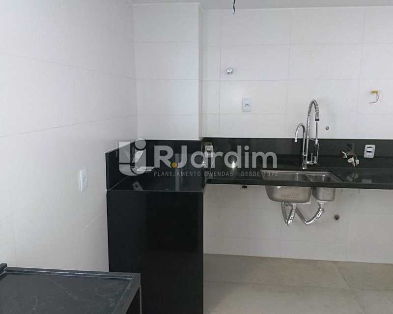 Conheça LYGIA REISEN do imóvel - Imóveis Compra e Venda Jardim Botânico Cobertura 3 Quartos - LACO30243 - 18 LYGIA REISEN - Imóveis Compra e Venda Jardim Botânico Cobertura 3 Quartos - LACO30243 - 18