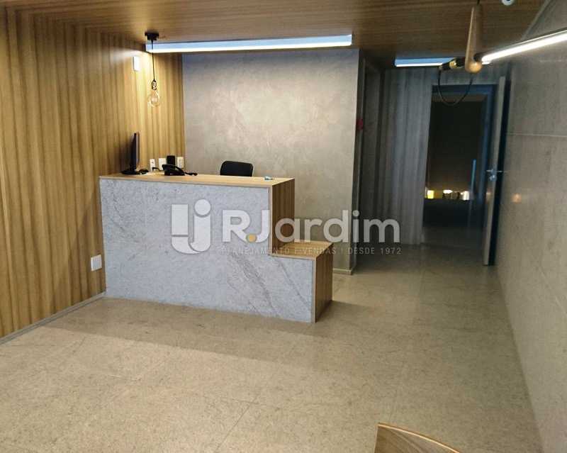 Conheça LYGIA REISEN do imóvel - Imóveis Compra e Venda Jardim Botânico Cobertura 3 Quartos - LACO30243 - 26 LYGIA REISEN - Imóveis Compra e Venda Jardim Botânico Cobertura 3 Quartos - LACO30243 - 26