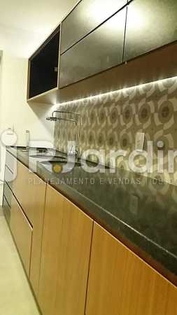 Conheça Cozinha - bancada principal do imóvel - Compra Venda Avaliação Imóveis Apartamento Ipanema 4 Quartos - LAAP40681 - 8 Cozinha - bancada principal - Compra Venda Avaliação Imóveis Apartamento Ipanema 4 Quartos - LAAP40681 - 8