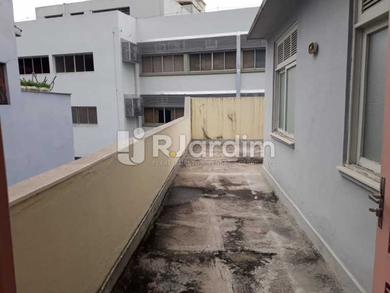 Conheça terraço/fundos do imóvel - Compra Venda Avaliação Imóveis Cobertura Jardim Botânico 4 Quartos - LACO40158 - 23 terraço/fundos - Compra Venda Avaliação Imóveis Cobertura Jardim Botânico 4 Quartos - LACO40158 - 23
