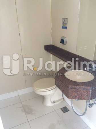 Conheça Banheiro 2 do imóvel - Sala Comercial Botafogo, Zona Sul,Rio de Janeiro, RJ Para Alugar, 110m² - LASL00165 - 9 Banheiro 2 - Sala Comercial Botafogo, Zona Sul,Rio de Janeiro, RJ Para Alugar, 110m² - LASL00165 - 9