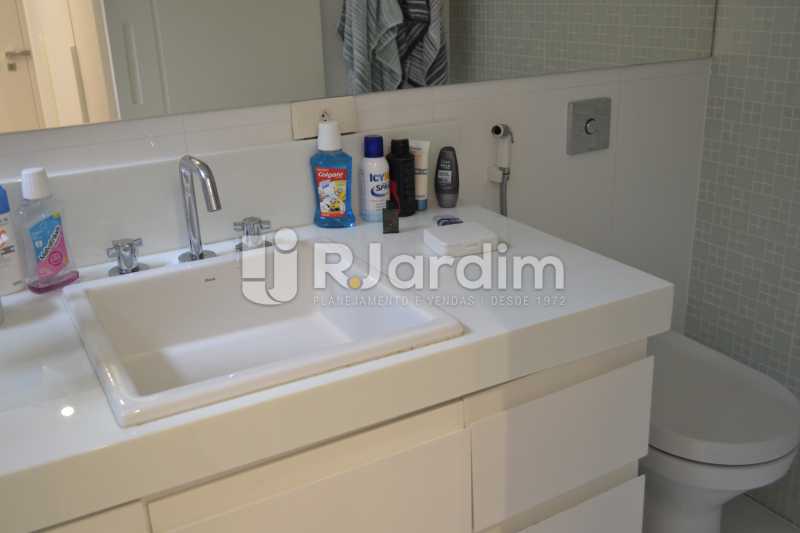 Conheça Banheiro Social do imóvel - Apartamento À Venda Rua General Venâncio Flores,Leblon, Zona Sul,Rio de Janeiro - R$ 3.650.000 - LAAP31774 - 21 Banheiro Social - Apartamento À Venda Rua General Venâncio Flores,Leblon, Zona Sul,Rio de Janeiro - R$ 3.650.000 - LAAP31774 - 21