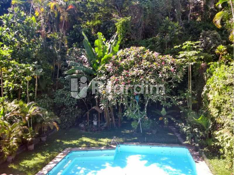 Conheça Jardim e Piscina do imóvel - Casa Rua Golf Club,São Conrado, Zona Sul,Rio de Janeiro, RJ À Venda, 5 Quartos, 489m² - LACA50023 - 3 Jardim e Piscina - Casa Rua Golf Club,São Conrado, Zona Sul,Rio de Janeiro, RJ À Venda, 5 Quartos, 489m² - LACA50023 - 3