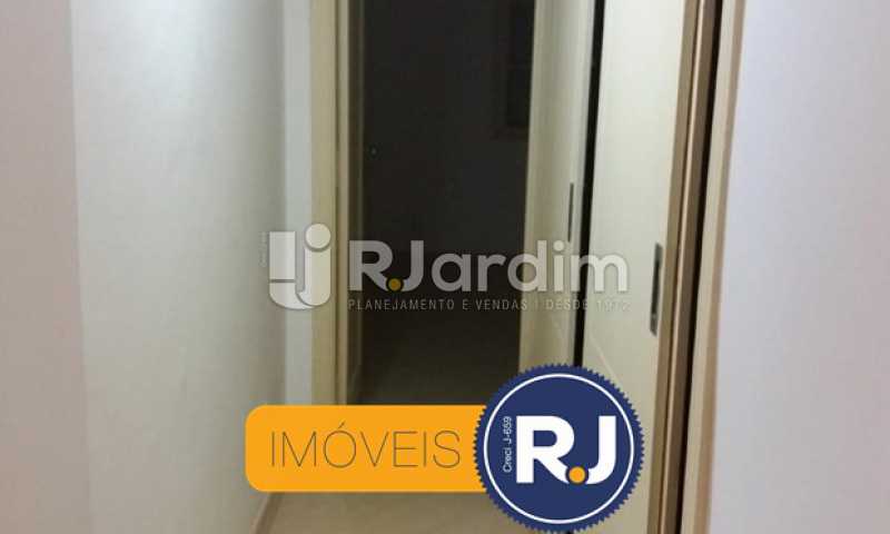 Conheça corredor do imóvel - Apartamento 3 quartos à venda Botafogo, Zona Sul,Rio de Janeiro - R$ 750.000 - LAAP31782 - 10 corredor - Apartamento 3 quartos à venda Botafogo, Zona Sul,Rio de Janeiro - R$ 750.000 - LAAP31782 - 10