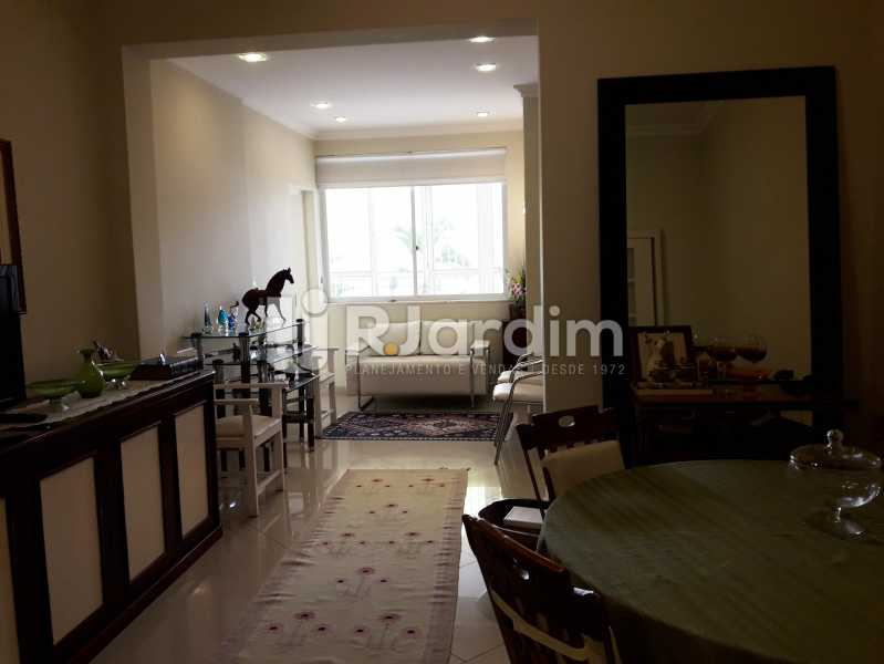 Conheça Sala 2 ambientes do imóvel - Compra Venda Avaliação Imóveis Apartamento Copacabana 3 Quartos - LAAP31784 - 4 Sala 2 ambientes - Compra Venda Avaliação Imóveis Apartamento Copacabana 3 Quartos - LAAP31784 - 4