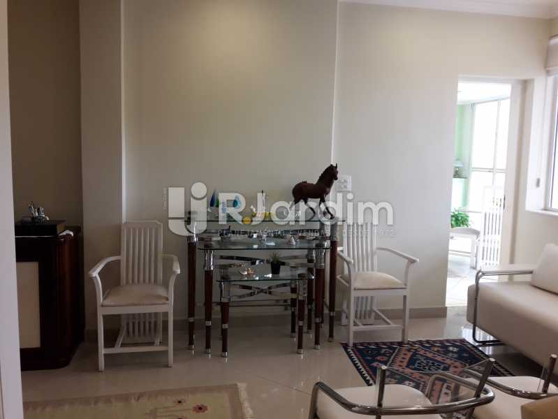 Conheça Ambiente de estar do imóvel - Compra Venda Avaliação Imóveis Apartamento Copacabana 3 Quartos - LAAP31784 - 3 Ambiente de estar - Compra Venda Avaliação Imóveis Apartamento Copacabana 3 Quartos - LAAP31784 - 3