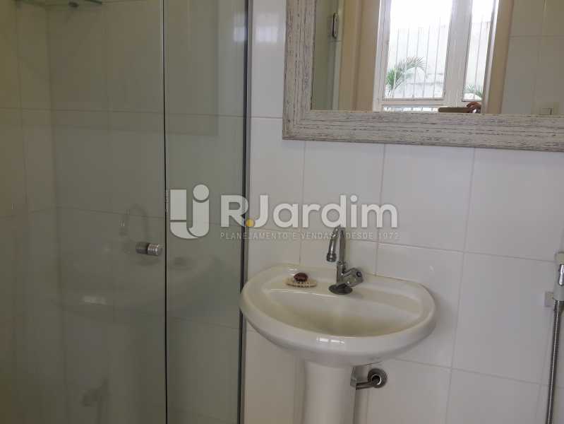 Conheça Banheiro do imóvel - Compra Venda Avaliação Imóveis Apartamento Copacabana 3 Quartos - LAAP31784 - 10 Banheiro - Compra Venda Avaliação Imóveis Apartamento Copacabana 3 Quartos - LAAP31784 - 10