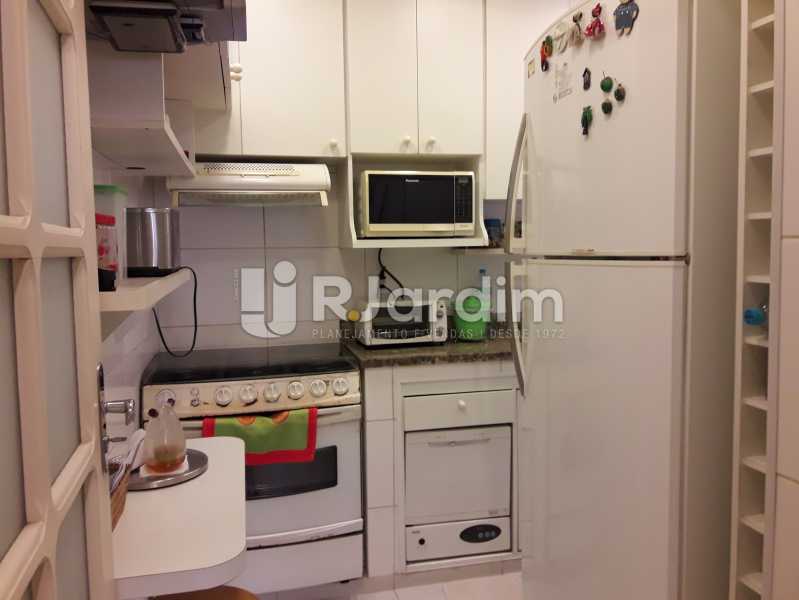 Conheça Copa cozinha do imóvel - Compra Venda Avaliação Imóveis Apartamento Copacabana 3 Quartos - LAAP31784 - 26 Copa cozinha - Compra Venda Avaliação Imóveis Apartamento Copacabana 3 Quartos - LAAP31784 - 26