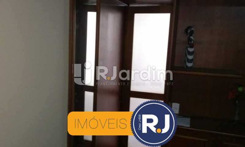 Conheça divisória com estante do imóvel - Apartamento à venda Rua Figueiredo Magalhães,Copacabana, Zona Sul,Rio de Janeiro - R$ 550.000 - LAAP10304 - 13 divisória com estante - Apartamento à venda Rua Figueiredo Magalhães,Copacabana, Zona Sul,Rio de Janeiro - R$ 550.000 - LAAP10304 - 13