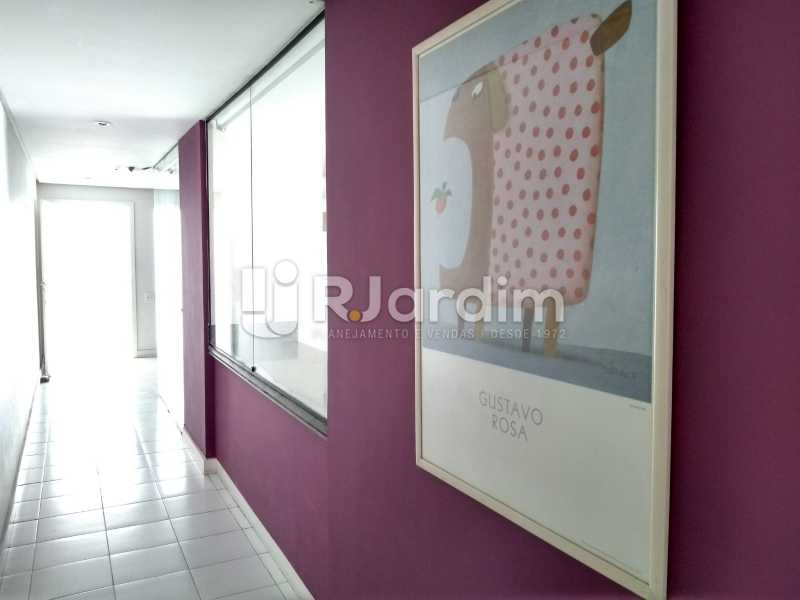 Conheça circulação / corredor do imóvel - Cobertura Rua Aperana,Leblon, Zona Sul,Rio de Janeiro, RJ À Venda, 4 Quartos, 341m² - LACO40159 - 11 circulação / corredor - Cobertura Rua Aperana,Leblon, Zona Sul,Rio de Janeiro, RJ À Venda, 4 Quartos, 341m² - LACO40159 - 11