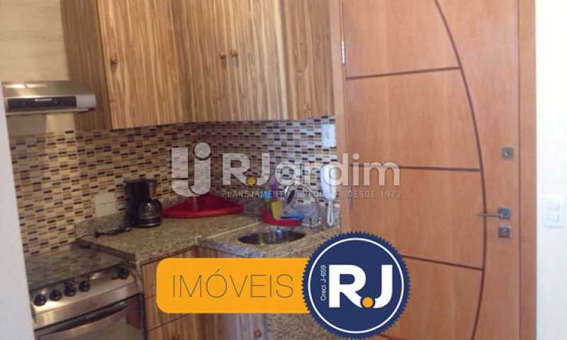 Conheça Cozinha do imóvel - Kitnet/Conjugado 28m² à venda Leblon, Zona Sul,Rio de Janeiro - R$ 950.000 - LAKI10026 - 18 Cozinha - Kitnet/Conjugado 28m² à venda Leblon, Zona Sul,Rio de Janeiro - R$ 950.000 - LAKI10026 - 18