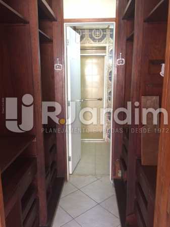 Conheça Closet suíte do imóvel - Apartamento PARA ALUGAR, Copacabana, Rio de Janeiro, RJ - LAAP40697 - 12 Closet suíte - Apartamento PARA ALUGAR, Copacabana, Rio de Janeiro, RJ - LAAP40697 - 12