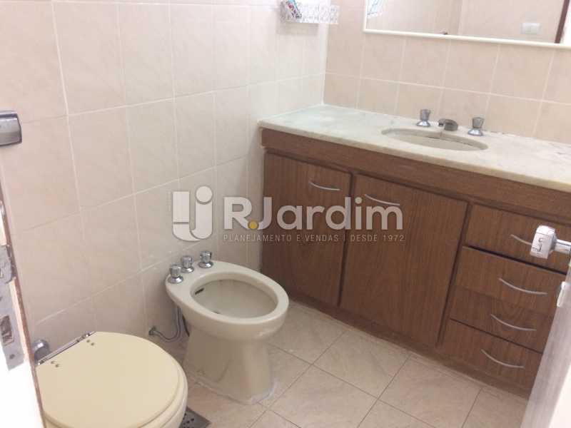 Conheça Banheiro social do imóvel - Apartamento PARA ALUGAR, Copacabana, Rio de Janeiro, RJ - LAAP40697 - 18 Banheiro social - Apartamento PARA ALUGAR, Copacabana, Rio de Janeiro, RJ - LAAP40697 - 18