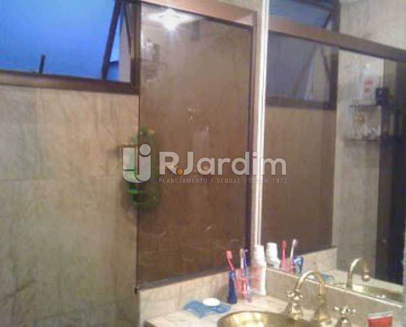 Conheça Banheiro suite do imóvel - Apartamento À Venda - Copacabana - Rio de Janeiro - RJ - LAAP50043 - 13 Banheiro suite - Apartamento À Venda - Copacabana - Rio de Janeiro - RJ - LAAP50043 - 13