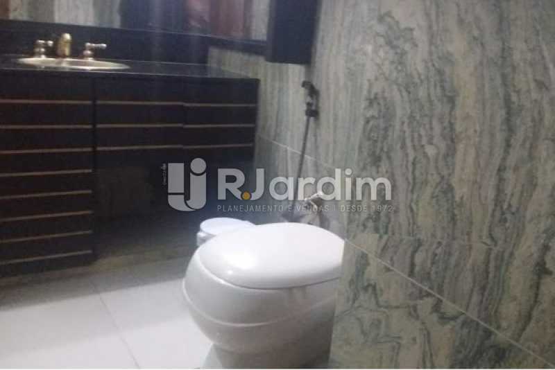 Conheça Banheiro do imóvel - Apartamento À Venda - Copacabana - Rio de Janeiro - RJ - LAAP50043 - 17 Banheiro - Apartamento À Venda - Copacabana - Rio de Janeiro - RJ - LAAP50043 - 17