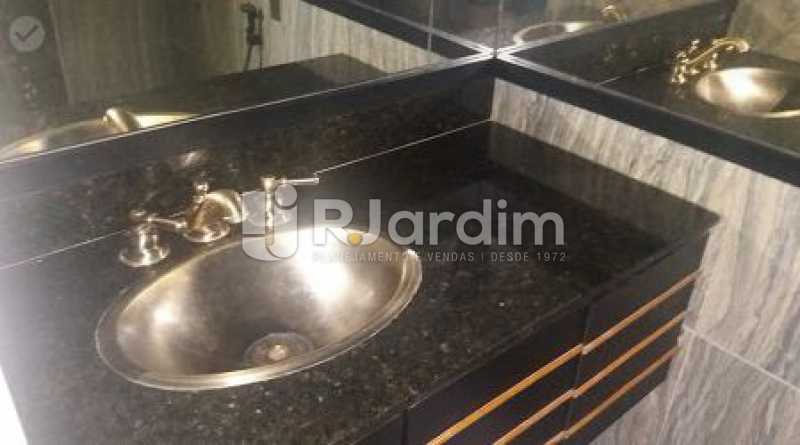 Conheça Detalhe do banheiro do imóvel - Apartamento À Venda - Copacabana - Rio de Janeiro - RJ - LAAP50043 - 19 Detalhe do banheiro - Apartamento À Venda - Copacabana - Rio de Janeiro - RJ - LAAP50043 - 19