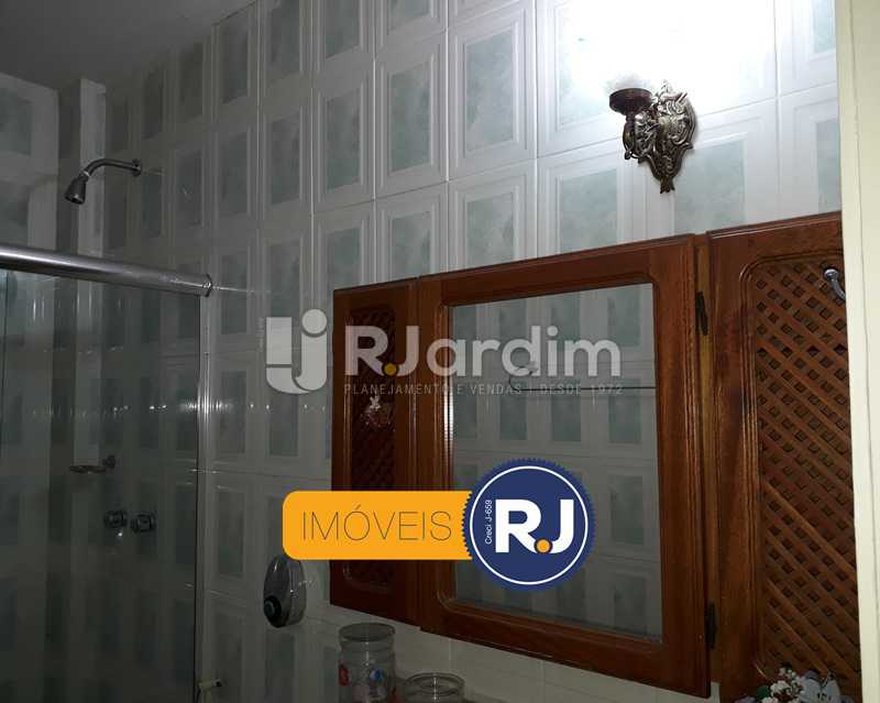 Conheça BANHEIRO SOCIAL 1B do imóvel - Apartamento 3 quartos à venda Laranjeiras, Zona Sul,Rio de Janeiro - R$ 950.000 - LAAP31820 - 8 BANHEIRO SOCIAL 1B - Apartamento 3 quartos à venda Laranjeiras, Zona Sul,Rio de Janeiro - R$ 950.000 - LAAP31820 - 8