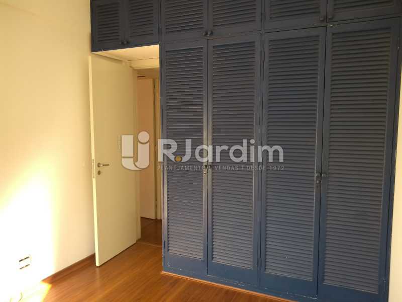 Conheça quarto/armários do imóvel - Compra Venda Avaliação Imóveis Flat Residencial Humaitá 2 Quartos - LAFL20080 - 11 quarto/armários - Compra Venda Avaliação Imóveis Flat Residencial Humaitá 2 Quartos - LAFL20080 - 11