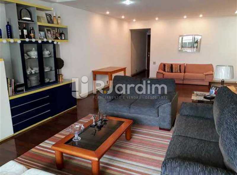Conheça Sala do imóvel - quatro quartos, suíte, vaga, metro, praia de Copacabana. - LAAP40701 - 3 Sala - quatro quartos, suíte, vaga, metro, praia de Copacabana. - LAAP40701 - 3
