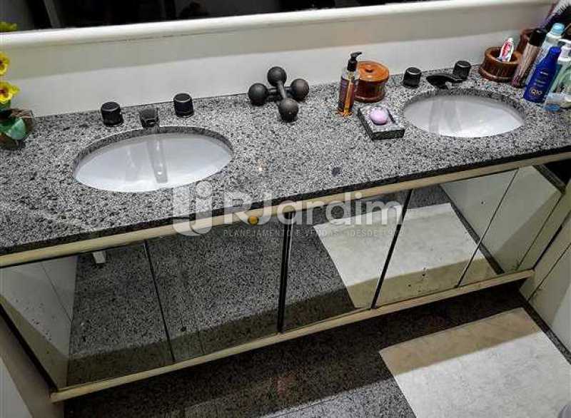 Conheça suíte do imóvel - quatro quartos, suíte, vaga, metro, praia de Copacabana. - LAAP40701 - 18 suíte - quatro quartos, suíte, vaga, metro, praia de Copacabana. - LAAP40701 - 18