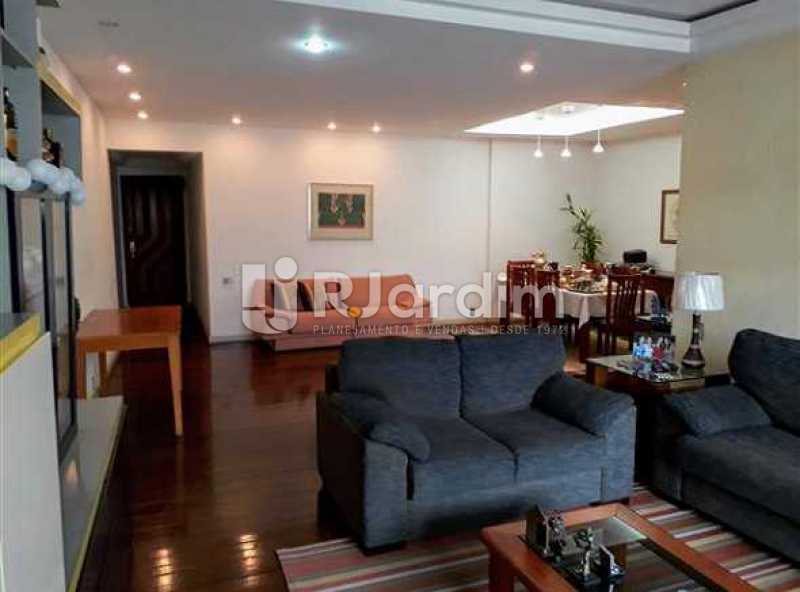 Conheça Sala do imóvel - quatro quartos, suíte, vaga, metro, praia de Copacabana. - LAAP40701 - 1 Sala - quatro quartos, suíte, vaga, metro, praia de Copacabana. - LAAP40701 - 1