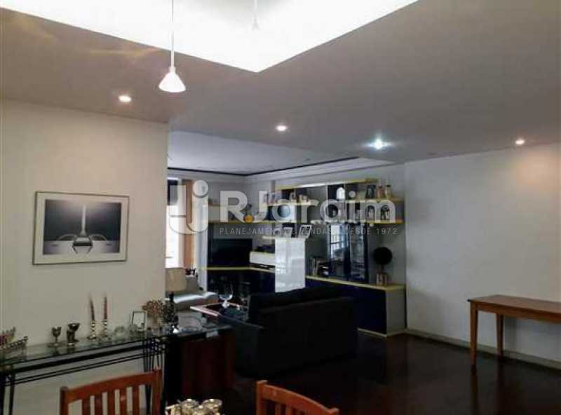 Conheça Sala do imóvel - quatro quartos, suíte, vaga, metro, praia de Copacabana. - LAAP40701 - 4 Sala - quatro quartos, suíte, vaga, metro, praia de Copacabana. - LAAP40701 - 4