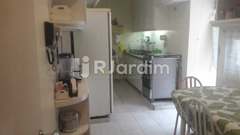 Conheça cozinha do imóvel - quatro quartos, suíte, vaga, metro, praia de Copacabana. - LAAP40701 - 9 cozinha - quatro quartos, suíte, vaga, metro, praia de Copacabana. - LAAP40701 - 9