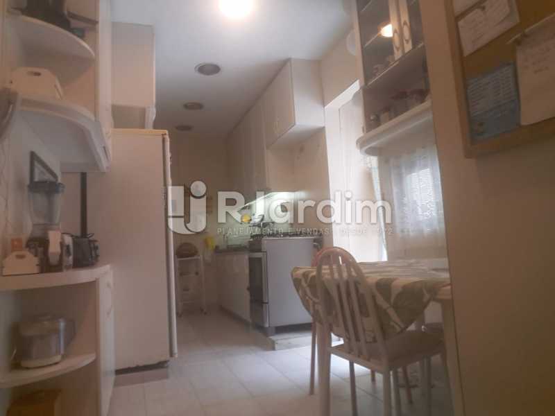 Conheça cozinha do imóvel - quatro quartos, suíte, vaga, metro, praia de Copacabana. - LAAP40701 - 8 cozinha - quatro quartos, suíte, vaga, metro, praia de Copacabana. - LAAP40701 - 8