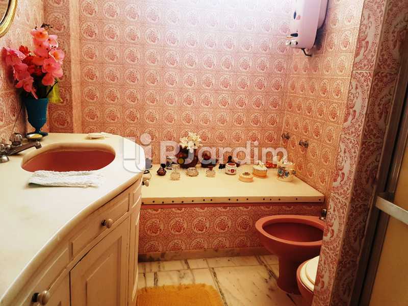 Conheça 1° banheiro social do imóvel - Compra Venda Avaliação Imóveis Apartamento Leblon 3 Quartos - LAAP31832 - 17 1° banheiro social - Compra Venda Avaliação Imóveis Apartamento Leblon 3 Quartos - LAAP31832 - 17