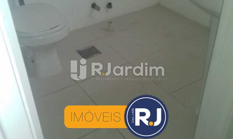 Conheça Banheiro social do imóvel - Apartamento À Venda - Copacabana - Rio de Janeiro - RJ - LAAP21304 - 13 Banheiro social - Apartamento À Venda - Copacabana - Rio de Janeiro - RJ - LAAP21304 - 13