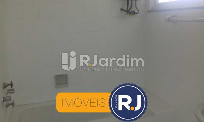 Conheça Banheiro social do imóvel - Apartamento À Venda - Copacabana - Rio de Janeiro - RJ - LAAP21304 - 12 Banheiro social - Apartamento À Venda - Copacabana - Rio de Janeiro - RJ - LAAP21304 - 12