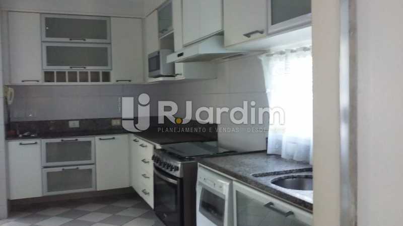 Conheça Cozinha do imóvel - Cobertura Para Alugar - Copacabana - Rio de Janeiro - RJ - LACO60009 - 14 Cozinha - Cobertura Para Alugar - Copacabana - Rio de Janeiro - RJ - LACO60009 - 14
