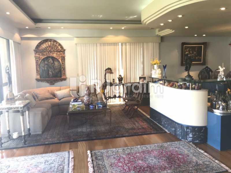 Conheça Sala de estar e bar do imóvel - Apartamento para alugar Avenida Epitácio Pessoa,Lagoa, Zona Sul,Rio de Janeiro - R$ 7.500 - LAAP31862 - 8 Sala de estar e bar - Apartamento para alugar Avenida Epitácio Pessoa,Lagoa, Zona Sul,Rio de Janeiro - R$ 7.500 - LAAP31862 - 8