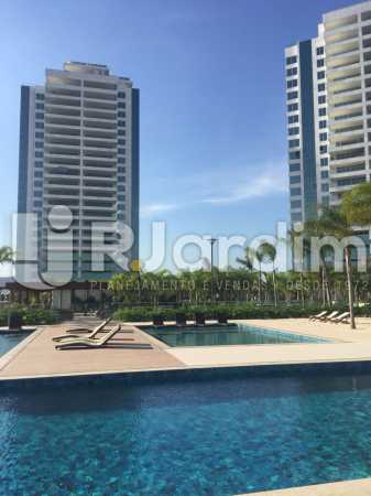 Conheça PISCINA do imóvel - Compra Venda Avaliação Imóveis Apartamento Barra da Tijuca 4 Quartos - LAAP40719 - 4 PISCINA - Compra Venda Avaliação Imóveis Apartamento Barra da Tijuca 4 Quartos - LAAP40719 - 4