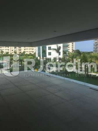 Conheça VARANDA do imóvel - Compra Venda Avaliação Imóveis Apartamento Barra da Tijuca 4 Quartos - LAAP40719 - 9 VARANDA - Compra Venda Avaliação Imóveis Apartamento Barra da Tijuca 4 Quartos - LAAP40719 - 9