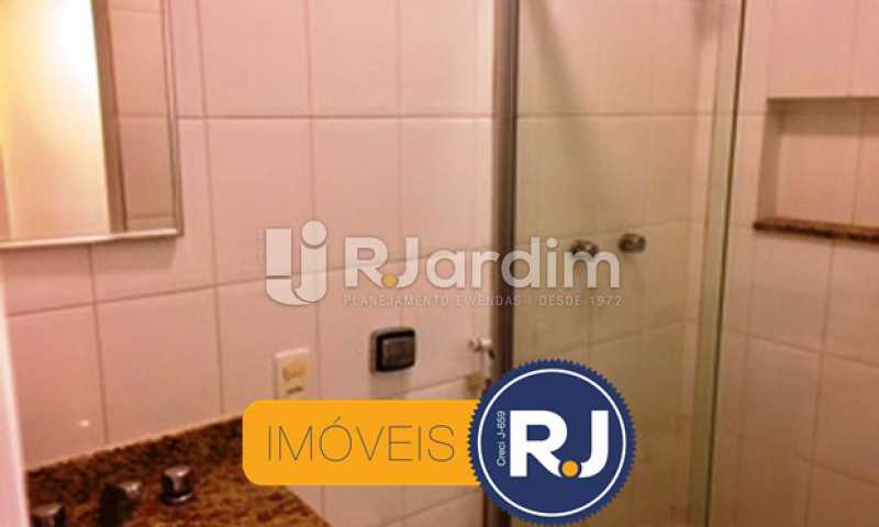 Conheça Banheiro do imóvel - Compra Venda Avaliação Imóveis Apartamento Copacabana 1 Quarto - LAAP10323 - 7 Banheiro - Compra Venda Avaliação Imóveis Apartamento Copacabana 1 Quarto - LAAP10323 - 7
