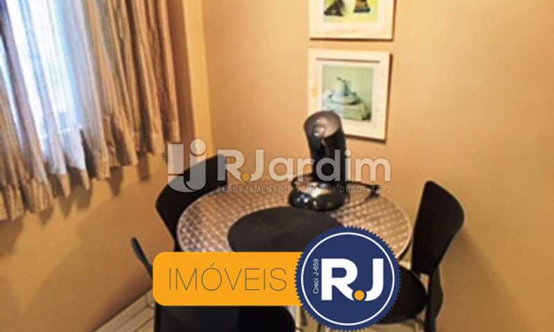 Conheça Estar do imóvel - Compra Venda Avaliação Imóveis Apartamento Copacabana 1 Quarto - LAAP10323 - 9 Estar - Compra Venda Avaliação Imóveis Apartamento Copacabana 1 Quarto - LAAP10323 - 9