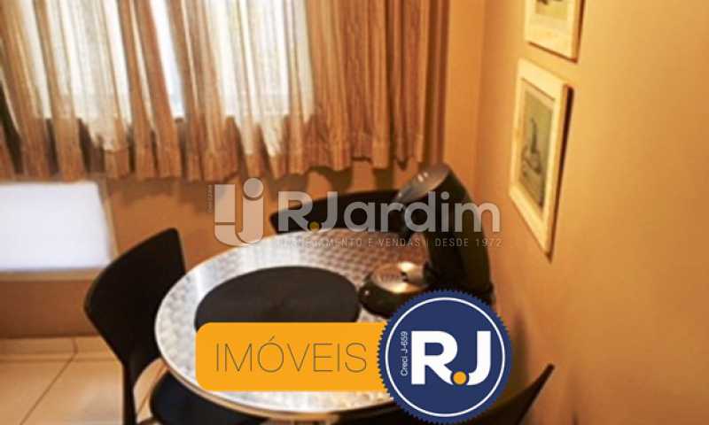 Conheça Estar do imóvel - Compra Venda Avaliação Imóveis Apartamento Copacabana 1 Quarto - LAAP10323 - 10 Estar - Compra Venda Avaliação Imóveis Apartamento Copacabana 1 Quarto - LAAP10323 - 10