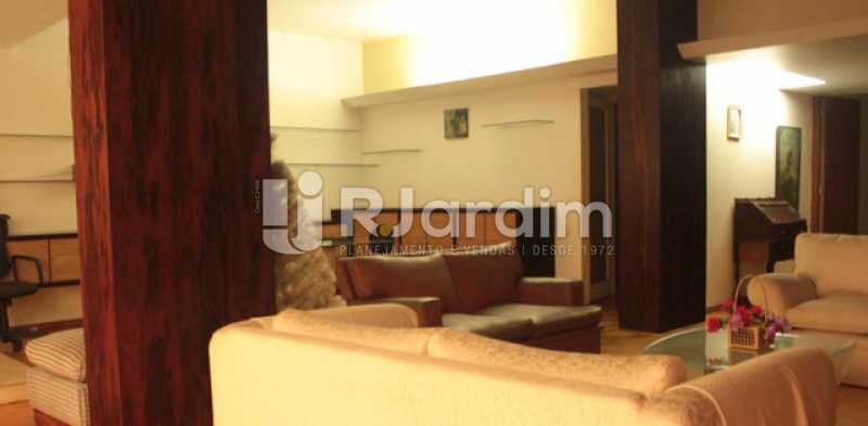 Conheça Salão 2 do imóvel - Compra Venda Avaliação Imóveis Apartamento Copacabana 4 Quartos - LAAP40721 - 3 Salão 2 - Compra Venda Avaliação Imóveis Apartamento Copacabana 4 Quartos - LAAP40721 - 3