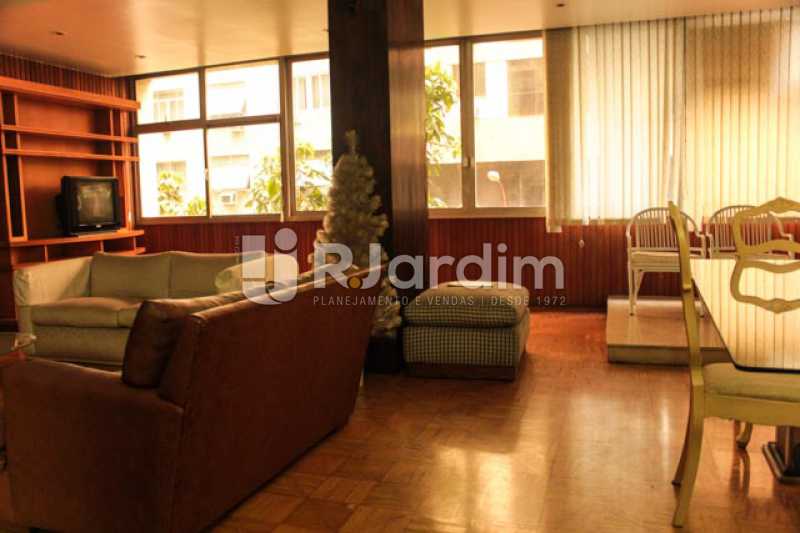 Conheça Vista do salão do imóvel - Compra Venda Avaliação Imóveis Apartamento Copacabana 4 Quartos - LAAP40721 - 5 Vista do salão - Compra Venda Avaliação Imóveis Apartamento Copacabana 4 Quartos - LAAP40721 - 5