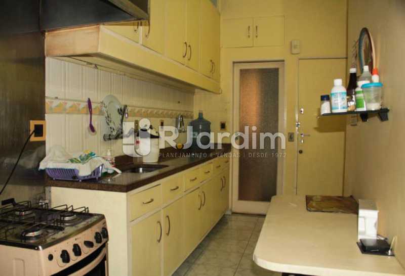 Conheça Copa cozinha do imóvel - Compra Venda Avaliação Imóveis Apartamento Copacabana 4 Quartos - LAAP40721 - 7 Copa cozinha - Compra Venda Avaliação Imóveis Apartamento Copacabana 4 Quartos - LAAP40721 - 7