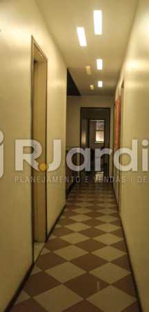 Conheça Corredor do imóvel - Compra Venda Avaliação Imóveis Apartamento Copacabana 4 Quartos - LAAP40721 - 8 Corredor - Compra Venda Avaliação Imóveis Apartamento Copacabana 4 Quartos - LAAP40721 - 8