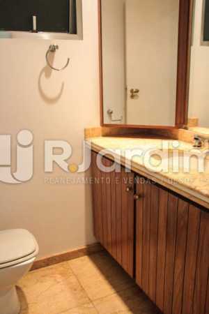 Conheça Banheiro do imóvel - Compra Venda Avaliação Imóveis Apartamento Copacabana 4 Quartos - LAAP40721 - 11 Banheiro - Compra Venda Avaliação Imóveis Apartamento Copacabana 4 Quartos - LAAP40721 - 11