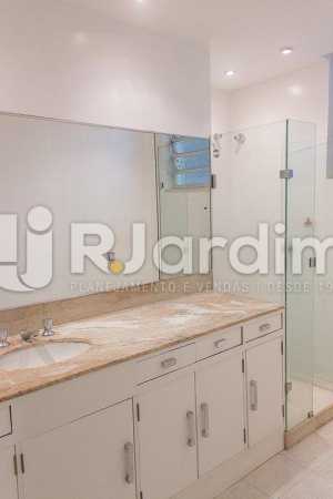 Conheça banheiro suíte do imóvel - Compra Venda Avaliação Imóveis Apartamento Flamengo 4 Quartos - LAAP40722 - 27 banheiro suíte - Compra Venda Avaliação Imóveis Apartamento Flamengo 4 Quartos - LAAP40722 - 27