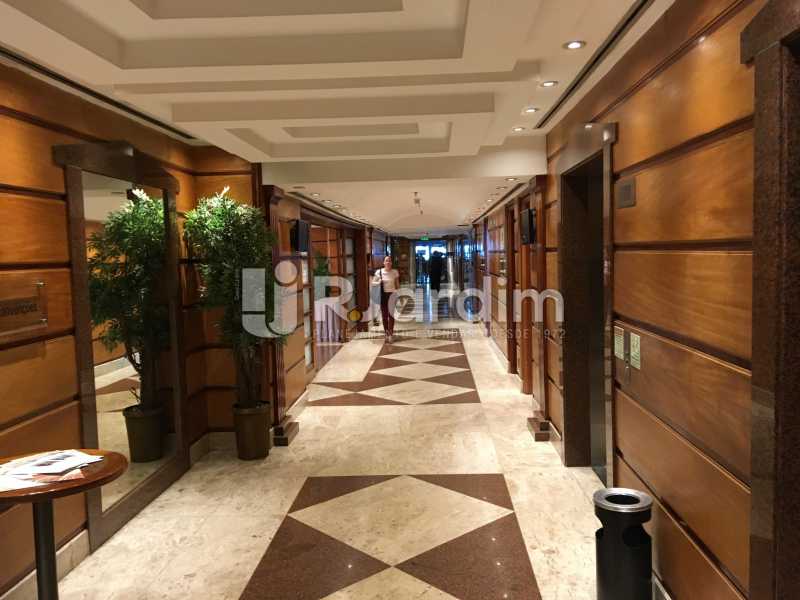 Conheça corredor elevador do imóvel - Andar Avenida Rio Branco,Centro, Zona Central,Rio de Janeiro, RJ À Venda, 1745m² - LAAN00031 - 11 corredor elevador - Andar Avenida Rio Branco,Centro, Zona Central,Rio de Janeiro, RJ À Venda, 1745m² - LAAN00031 - 11