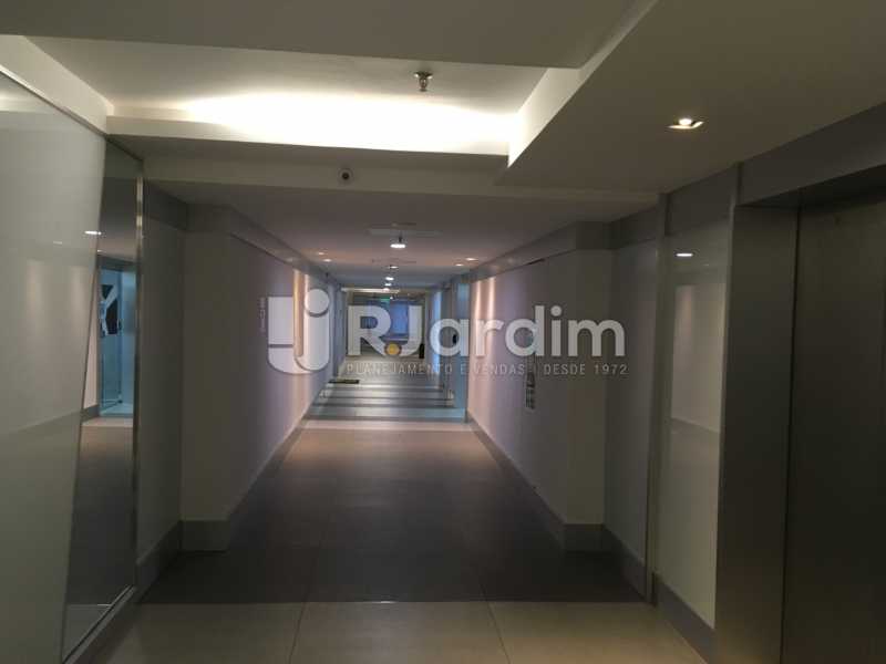 Conheça corredor do andar do imóvel - Andar Avenida Rio Branco,Centro, Zona Central,Rio de Janeiro, RJ À Venda, 1745m² - LAAN00031 - 20 corredor do andar - Andar Avenida Rio Branco,Centro, Zona Central,Rio de Janeiro, RJ À Venda, 1745m² - LAAN00031 - 20