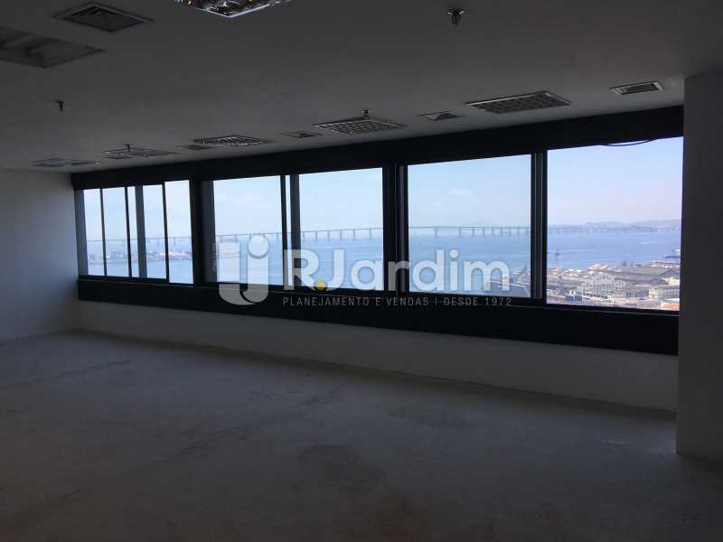 Conheça vista da sala do imóvel - Aluguel Administração Imóveis Sala Comercial Centro - LASL00180 - 15 vista da sala - Aluguel Administração Imóveis Sala Comercial Centro - LASL00180 - 15